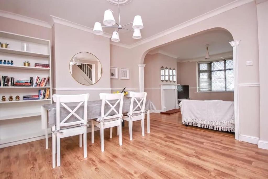 Beautiful Bright Three Bedroom House In Brighton And Hove With Free Parking Екстериор снимка